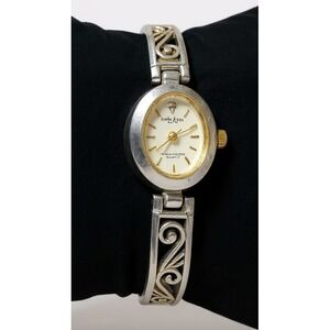 LA Express X4331 Women's Silver Tone‎ Quartz Wrist Watch Decorative Band
